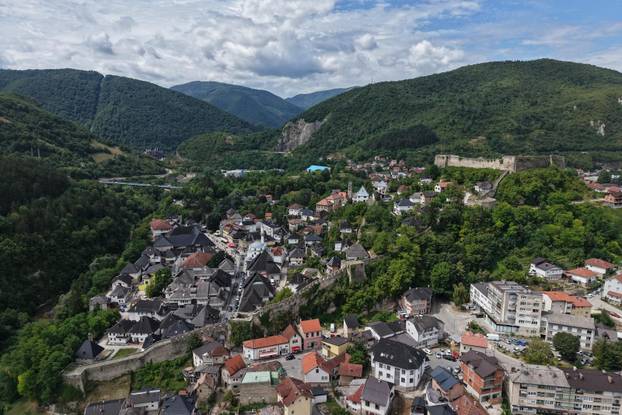 Jajce: Povijesni grad poznat po svojem veličanstvenom  vodopadu