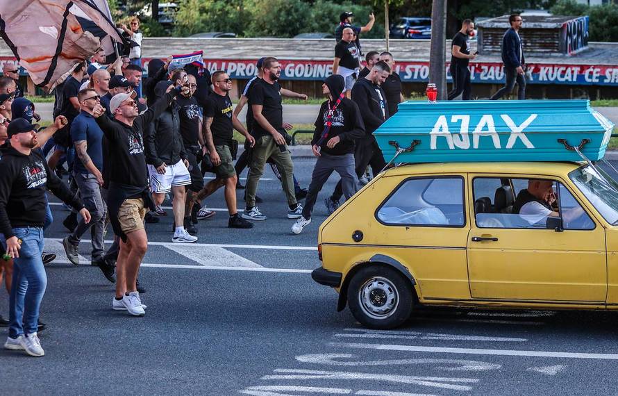 Split: Korteo Torcide prema stadionu Poljud