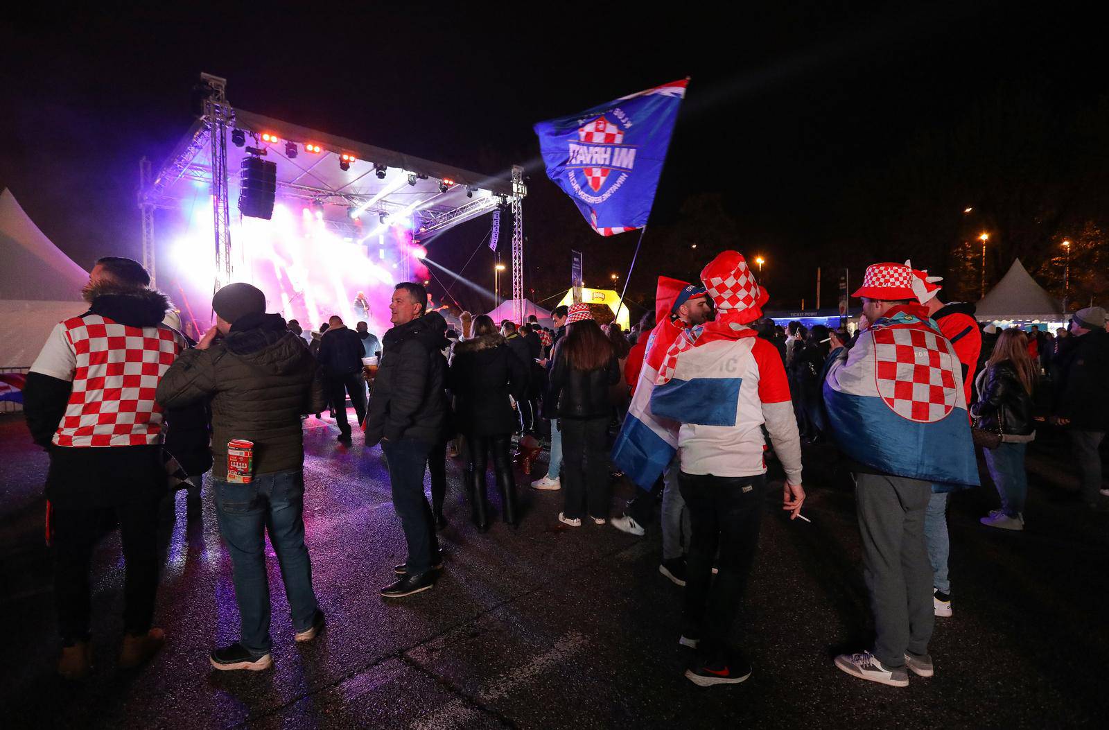 Zagreb: Fan zona kod stadiona u Maksimiru uz zabavni sadržaj uoči utakmice Hrvatska - Armenija