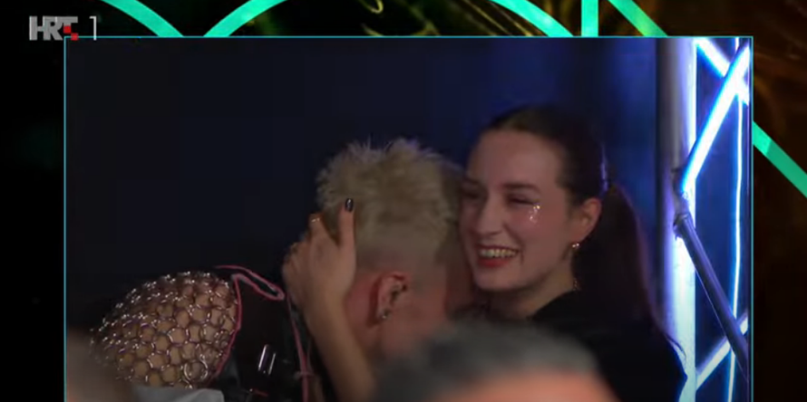 Djevojka Elizabeta je najveća podrška Baby Lasagni! Pao joj  u naručje kad je pobijedio na Dori