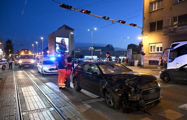 Dvoje ozlijeđenih u prometnoj nesreći u blizini Vjesnikovog nebodera