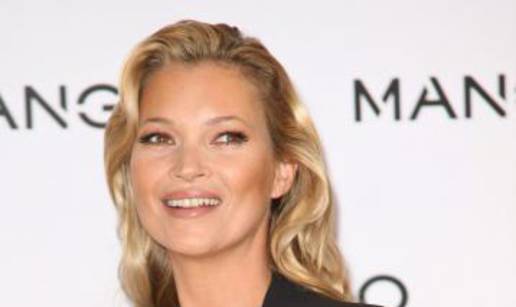 Kate Moss ljetuje sa suprugom i bivšim dečkom u St. Tropezu