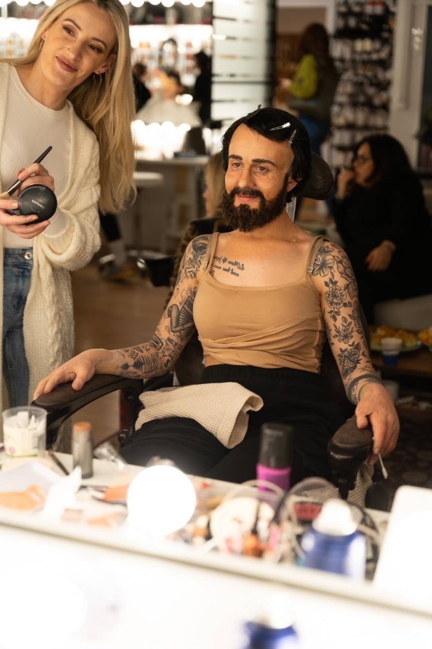 FOTO Otkrili nove maske u TLZP: Pogledajte kako izgledaju J.Lo, Pavarotti, Katy Perry, Jole...