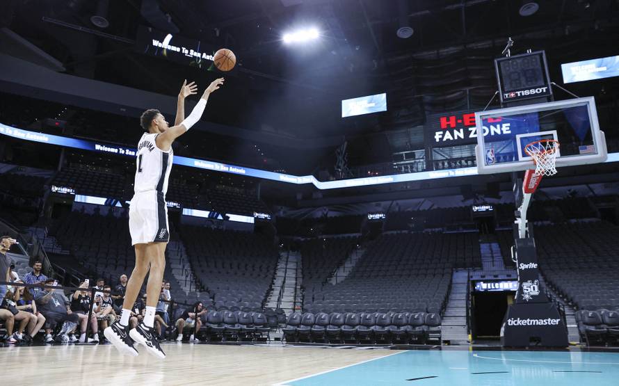 NBA: San Antonio Spurs-Press Conference