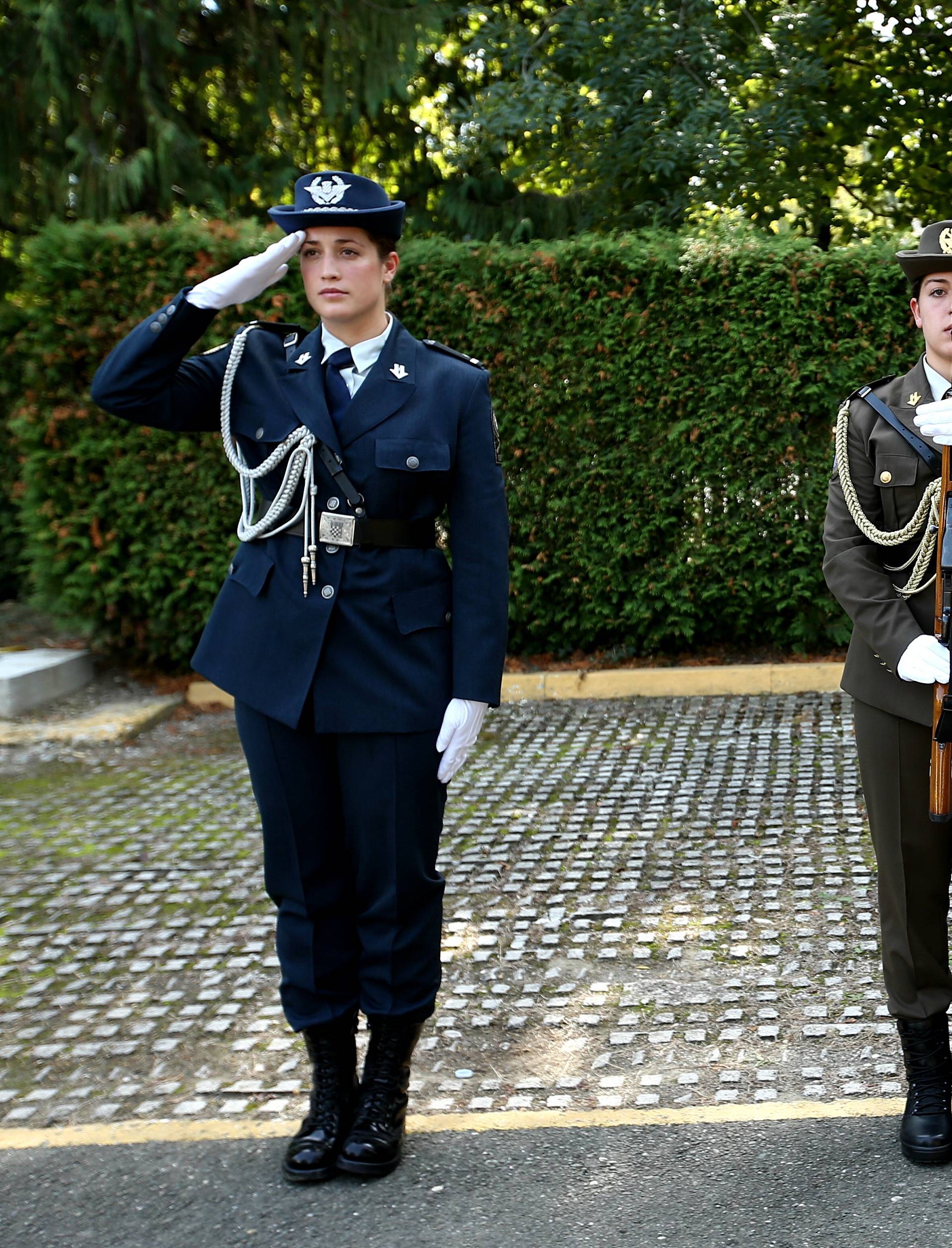 Kolindina garda: Tri vojnikinje prve žene u Počasnoj satniji