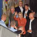 Clinton obukao 'lederhosen'  i izveo Hillary na Oktoberfest