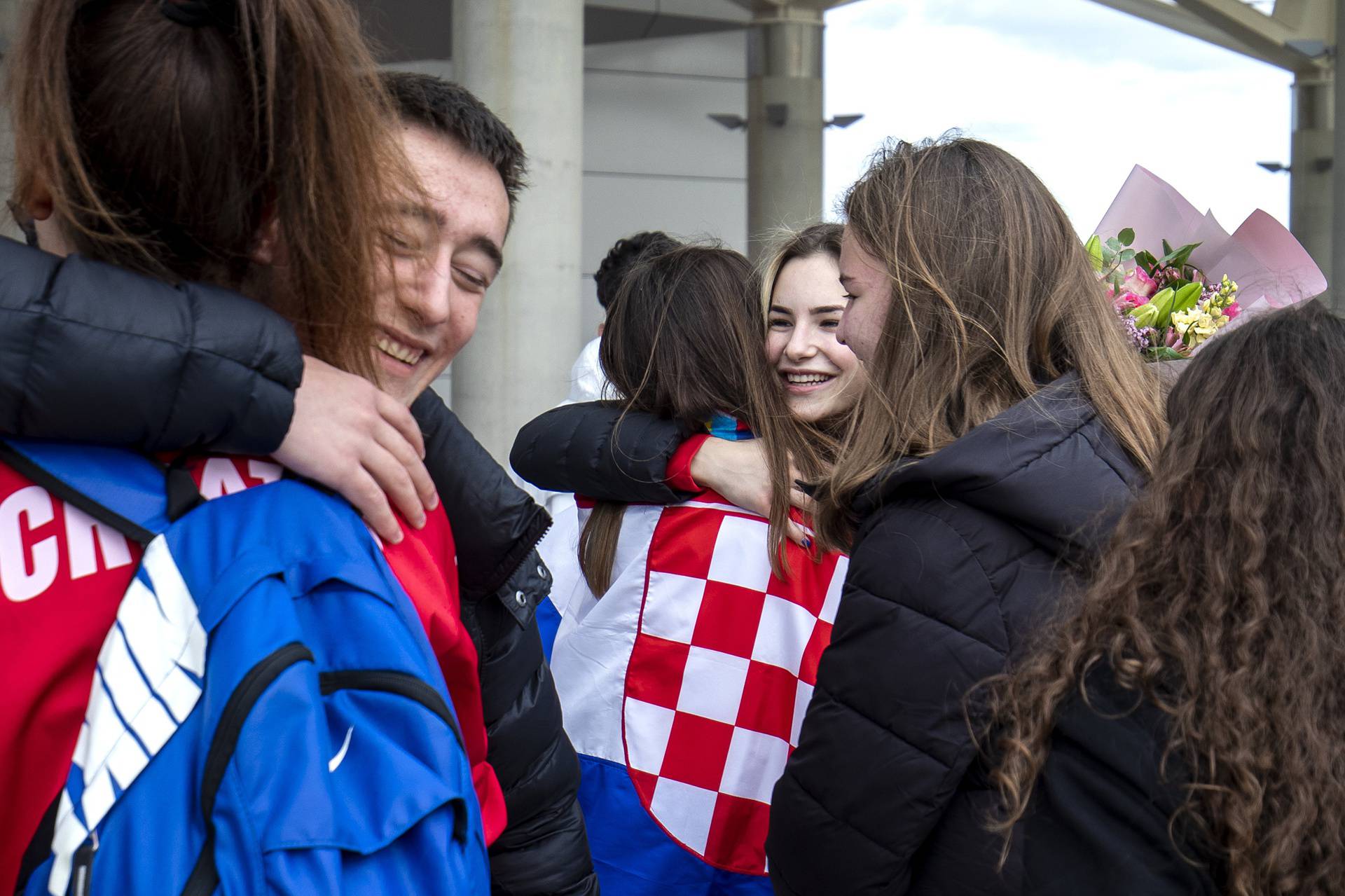 Kastel Stafilic: Organiziran docek za Mateu Jelic, Brunu Vuletic i Lenu Stojkovic