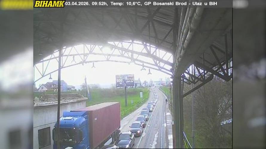 FOTO Na granicama višesatne kolone uoči uskrsnog vikenda