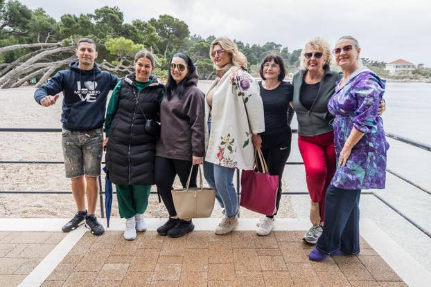 Makarska: Robert Tarčuki svaki dan se kupa unatoč zimi