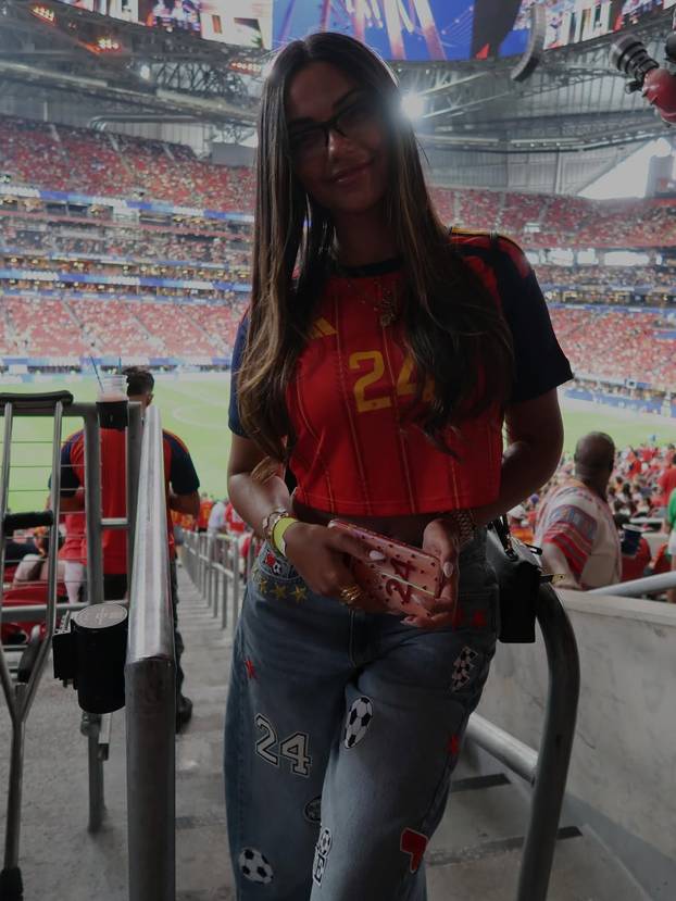 FOTO Koga ljubi Španjolac koji je podigao buru u Hrvatskoj? Vidjela je fotku i zaljubila se...