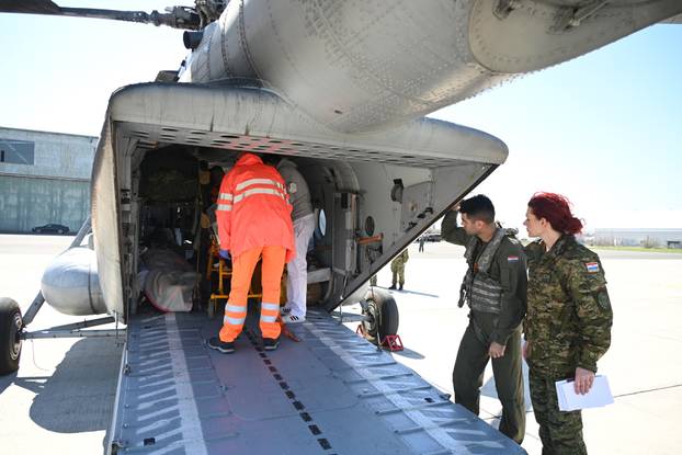 Helikopterom HRZ-a u Hrvatsku stigle tri ozlijeđene osobe stradale u požaru u Sjevernoj Makedoniji