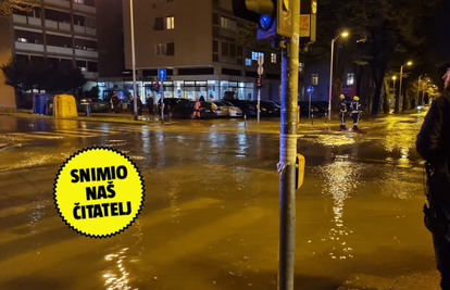 Pukla cijev u Zagrebu: Ulice pod vodom, poplavio i podrum. Vozi se usporeno, jednom trakom