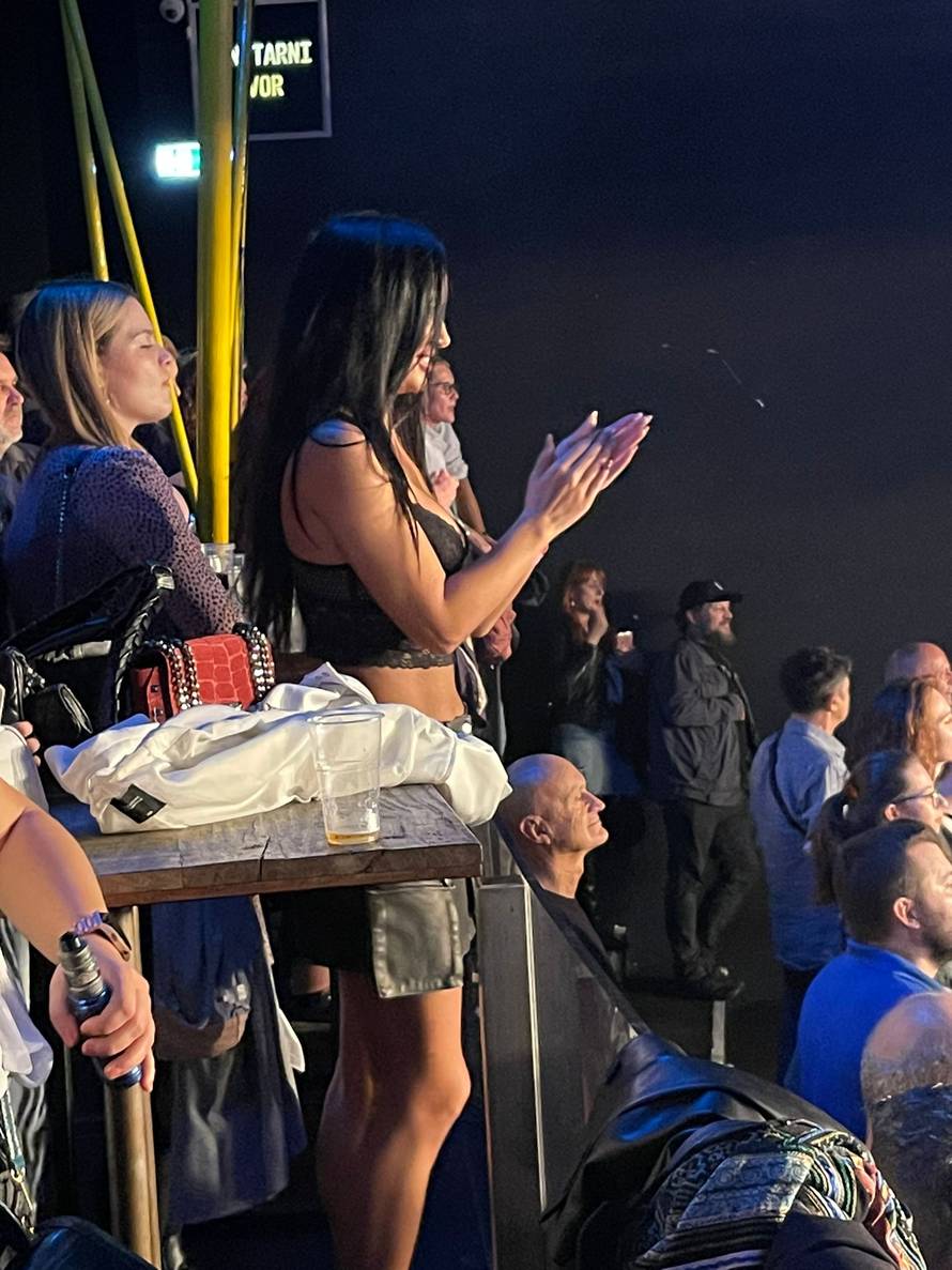 Igora Drvenkara podržala je i bivša cura: Hrvatska Megan Fox skakala je u čipkastom outfitu