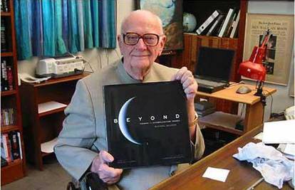 Legenda SF-a, A. Clarke, proslavio je 90. rođendan