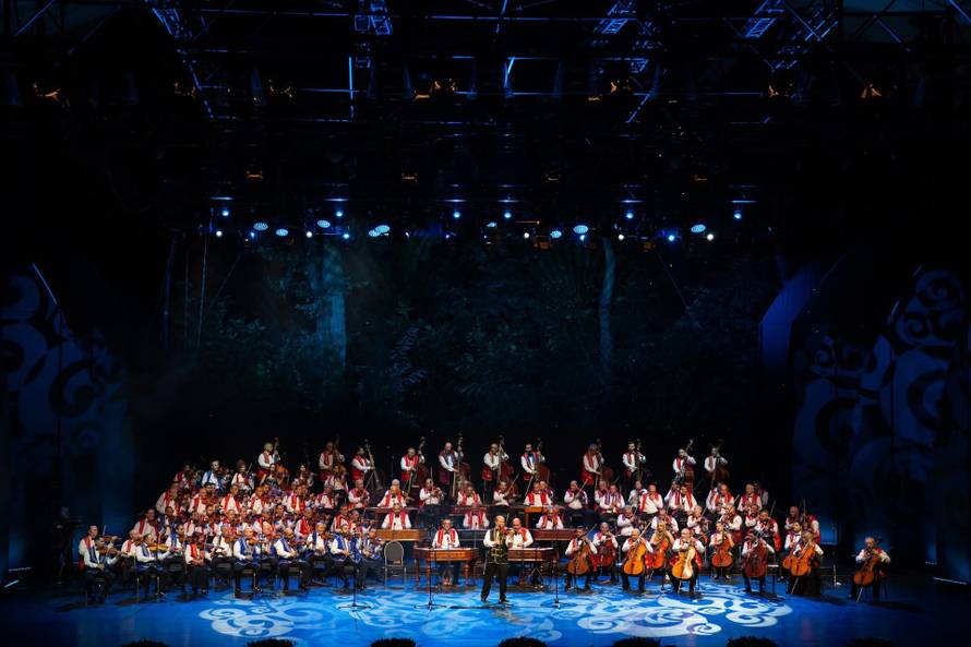 Spektakl iz Guinnessove knjige rekorda stiže u Dalmaciju: 'Sto romskih violina' u Splitu i Zadru