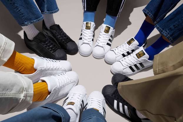 Retro dizajn: Tenisica Adidas Superstar slavi 50 godina