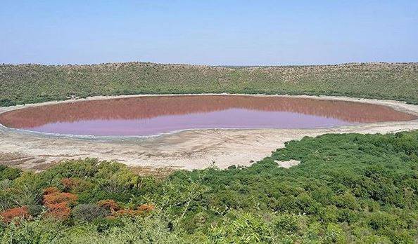 Indijsko jezero odjednom je poružičastilo, nitko ne zna zašto