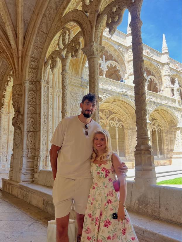 FOTO Katarina Baban uživa s košarkašem na putovanju: Evo kako se zabavljaju i gdje su bili