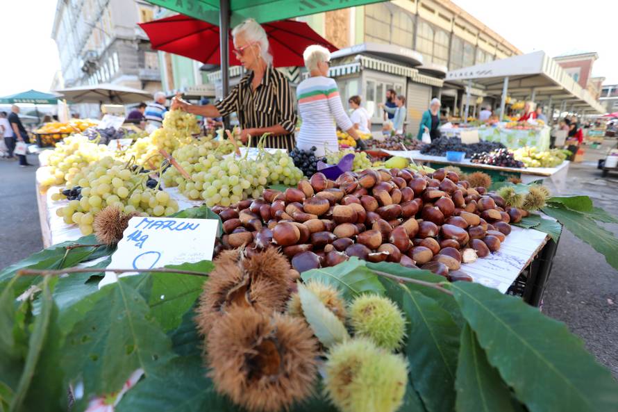 Rijeka: Maruni na rijeckoj trznici po 8 eura