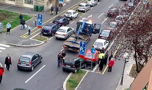 Na križanju nije propustio pauka pa se zabio u njega