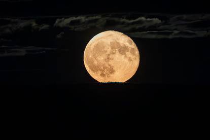 FOTO Čarobni prizori punog Mjeseca na nebu iznad Splita