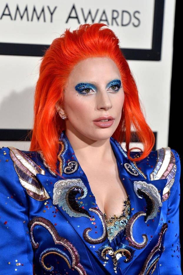 Los Angeles: Lady Gaga haljinom i izgledom odala po?ast Davidu Bowieu na Grammyju 