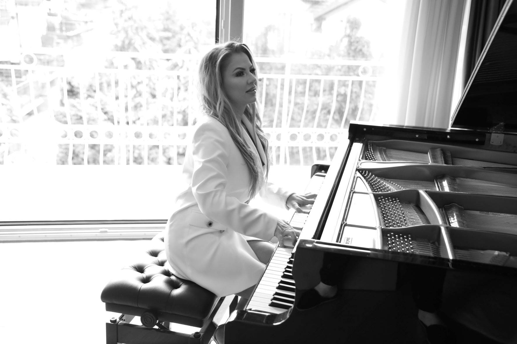 Crossover pijanistica Andrijana Arlen predstavlja album „Meet me on Christmas“