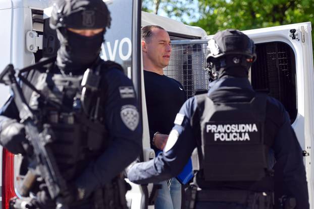 Varaždin: Pod pratnjom jakog osiguranja Srđan Mlađan doveden je na nastavak suđenja