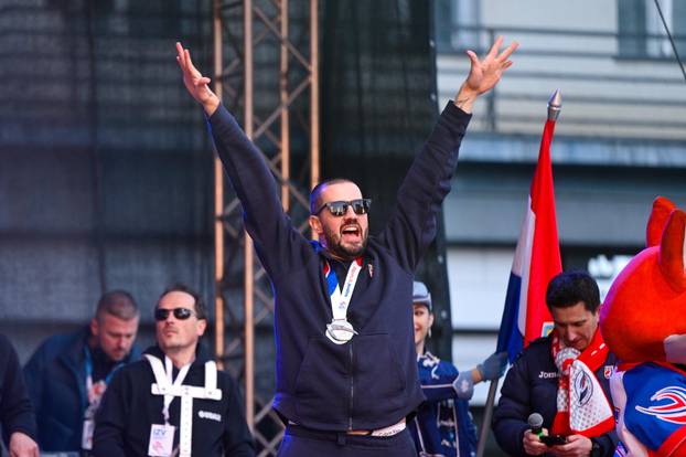 Zagreb: Hrvatska rukometna reprezentacija stigla na svečani doček na Trgu bana Josipa Jelačića