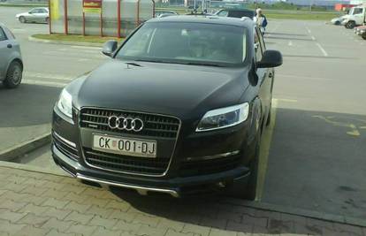 Skupocijeni Audi parkirao na mjestu za invalide