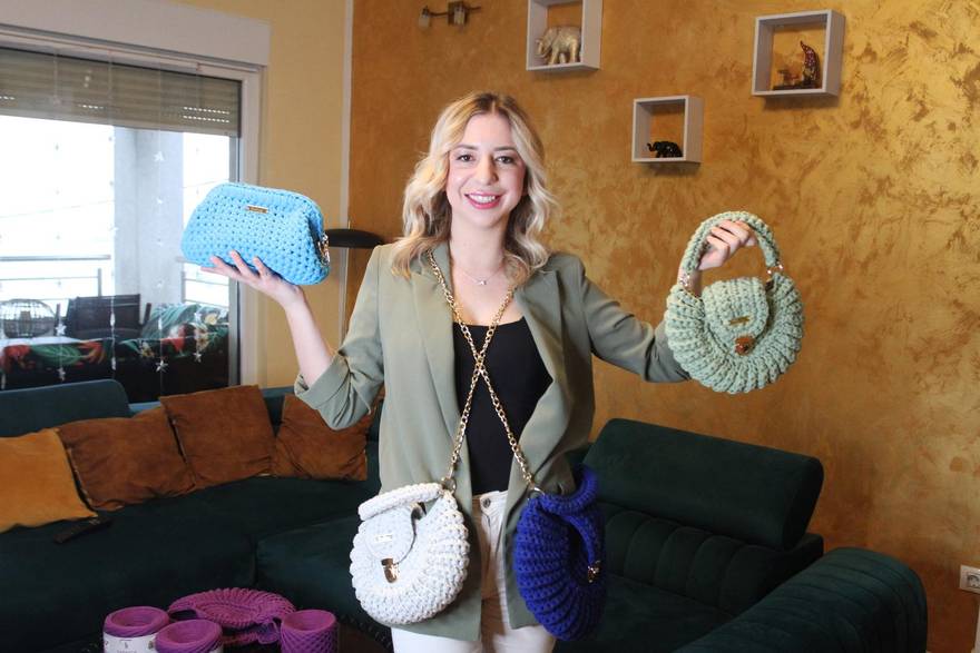 Monika iz Grobnika zatrpana narud&zcaron;bama: Heklanje je hit! Nose se ove torbice!