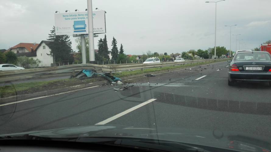 Kod Velike Mlake sudar dvaju automobila, dvoje ozlijeđenih