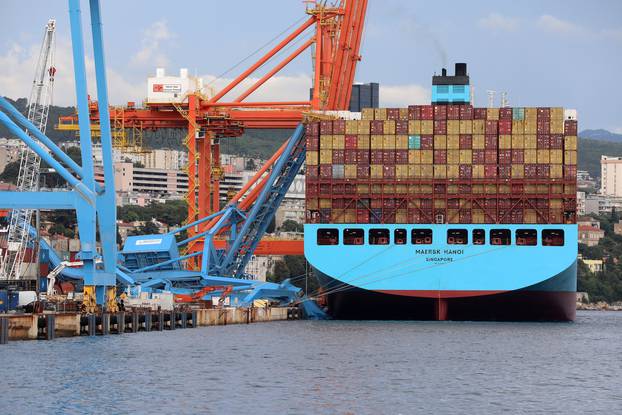 Rijeka: Srušila se dizalica na kontejnerskom terminalu rije?ke luke