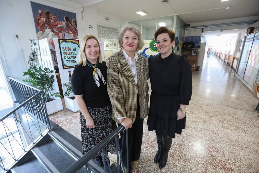 24SATA Zagreb: Učenici, kolege i obitelj pripremili su ispraćaj za ravnateljicu Josipu Zorić