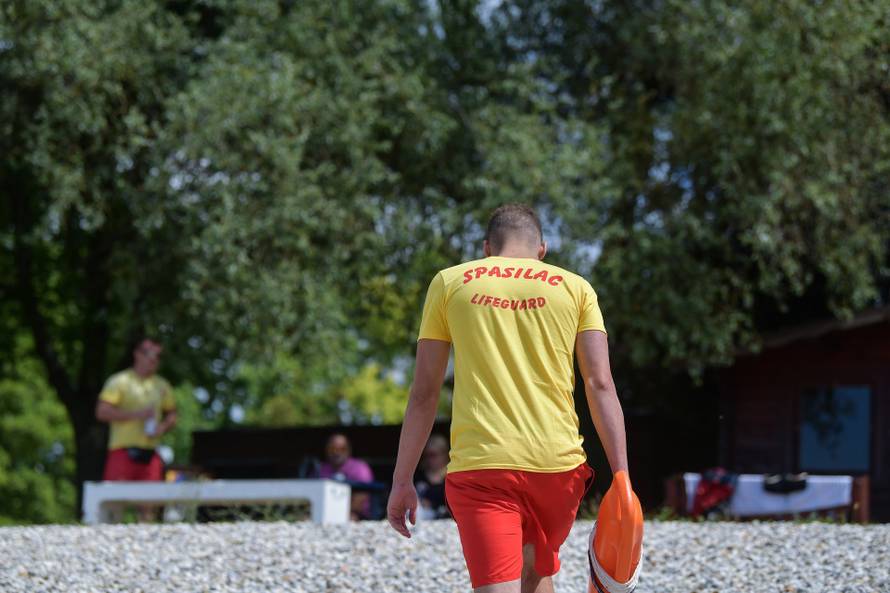 Zagreb: Spasilačka služba na Rekreacijsko sportskom centru Jarun