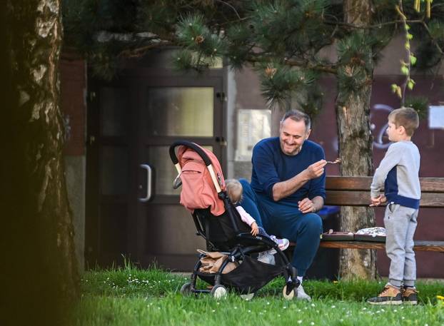 EKSKLUZIVNO Bivši hrvatski nogometni reprezentativac Josip Šimunić uživa s djecom u Maksimiru