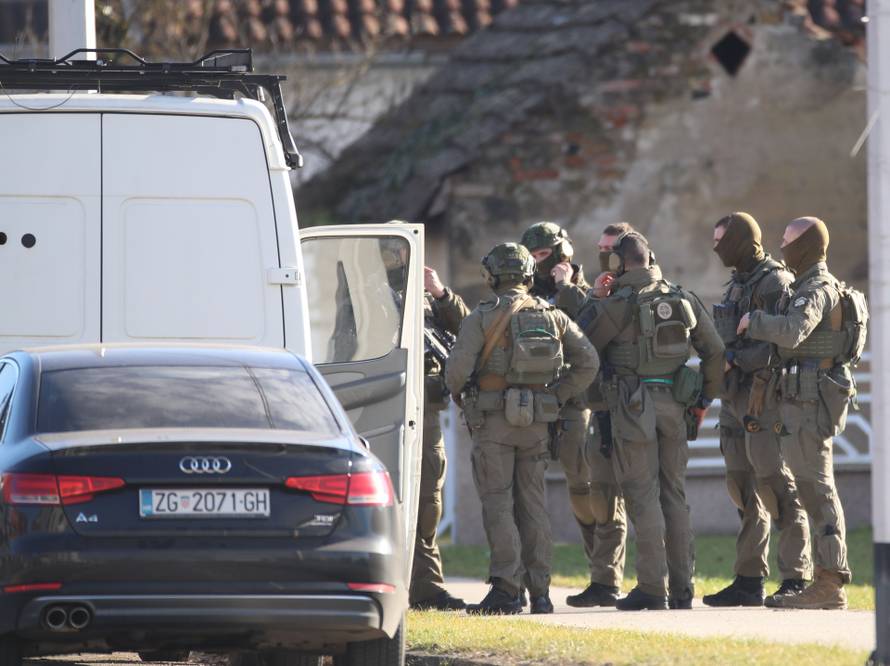 Muškarac u Velikoj Gorici puškom ubio ženu i pobjegao