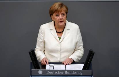 Merkel: VB neće moći birati obveze; Juncker: Utvrdite stav