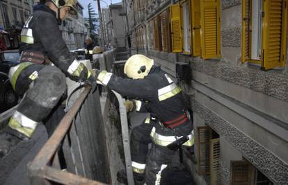 Rijeka: Izbio požar u stanu u Albaharijevoj, nema ozlijeđenih