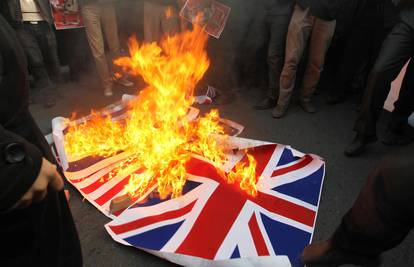 Velika Britanija evakuira svoje ljude iz veleposlanstva u Iranu