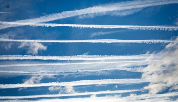 FOTO Reptilijanci, ravna Zemlja, Illuminati: Ovo su najpoznatije teorije zavjera. I objašnjenja...