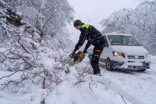 HEP: Bez struje je oko 18 tisu&cacute;a korisnika, najgore je u Zagrebu
