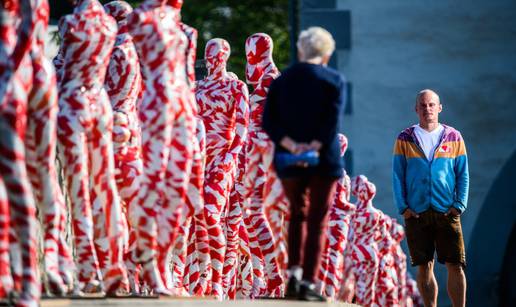 Više od 100 lutki 'glumilo' je pandemiju korone u Njemačkoj