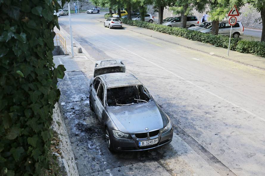 Napali bugarske navijače usred Zadra i zapalili im automobil