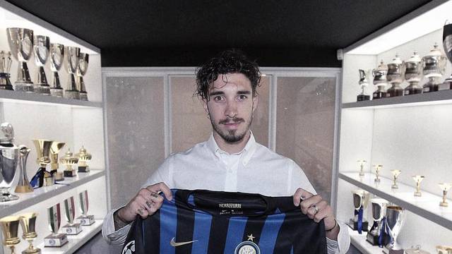 Vrsaljko i službeno potpisao za Inter, zarađivati će 2 mil. eura