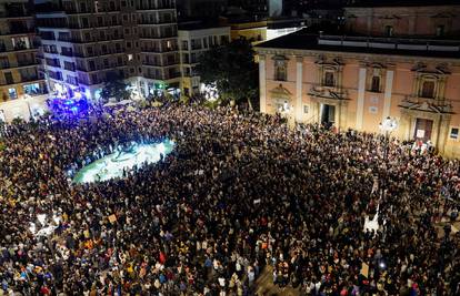 Veliki prosvjed u Valenciji, traže ostavku regionalnog čelnika: Pomoć ste nam poslali prekasno