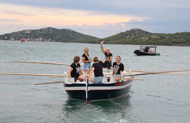 FOTO Ženska regata u Betini oduševila mještane i turiste