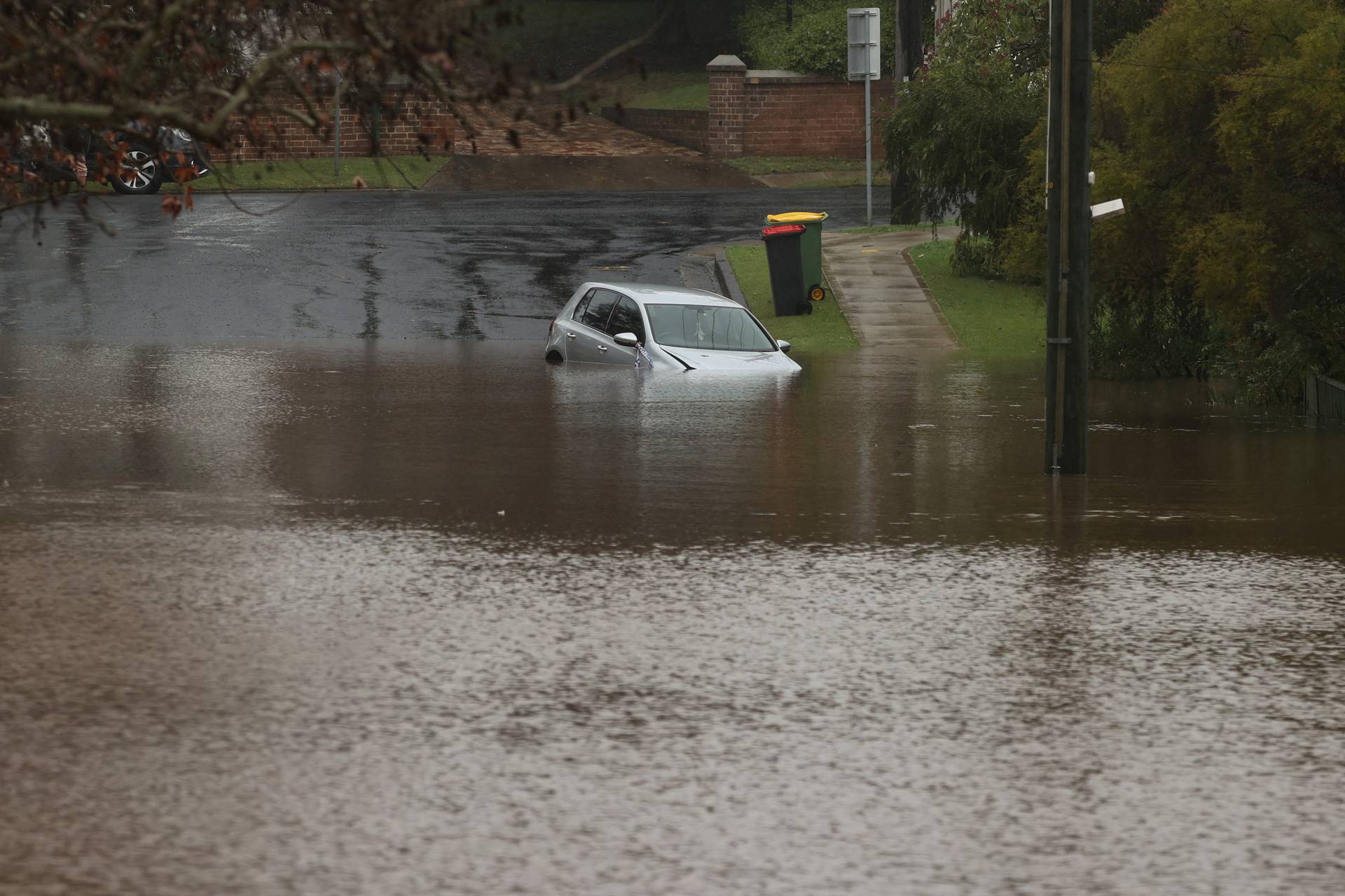 Flooding from heavy rains affects western suburbs in Sydney