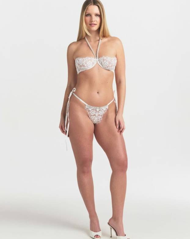 FOTO Golišave mladenke po mjeri Kardashianke: Pogledajte kolekciju koja veo nosi na tange