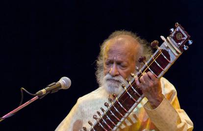 Preminuo je mentor Georgea Harrisona, Ravi Shankar (92)